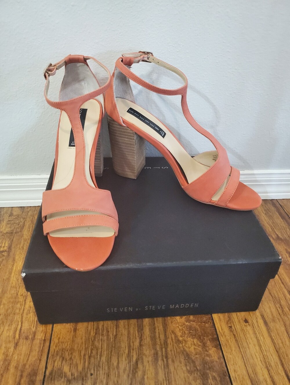 Steven by Steve Madden Olyvia Peach Coral Block Heel Sandals Size 8.5